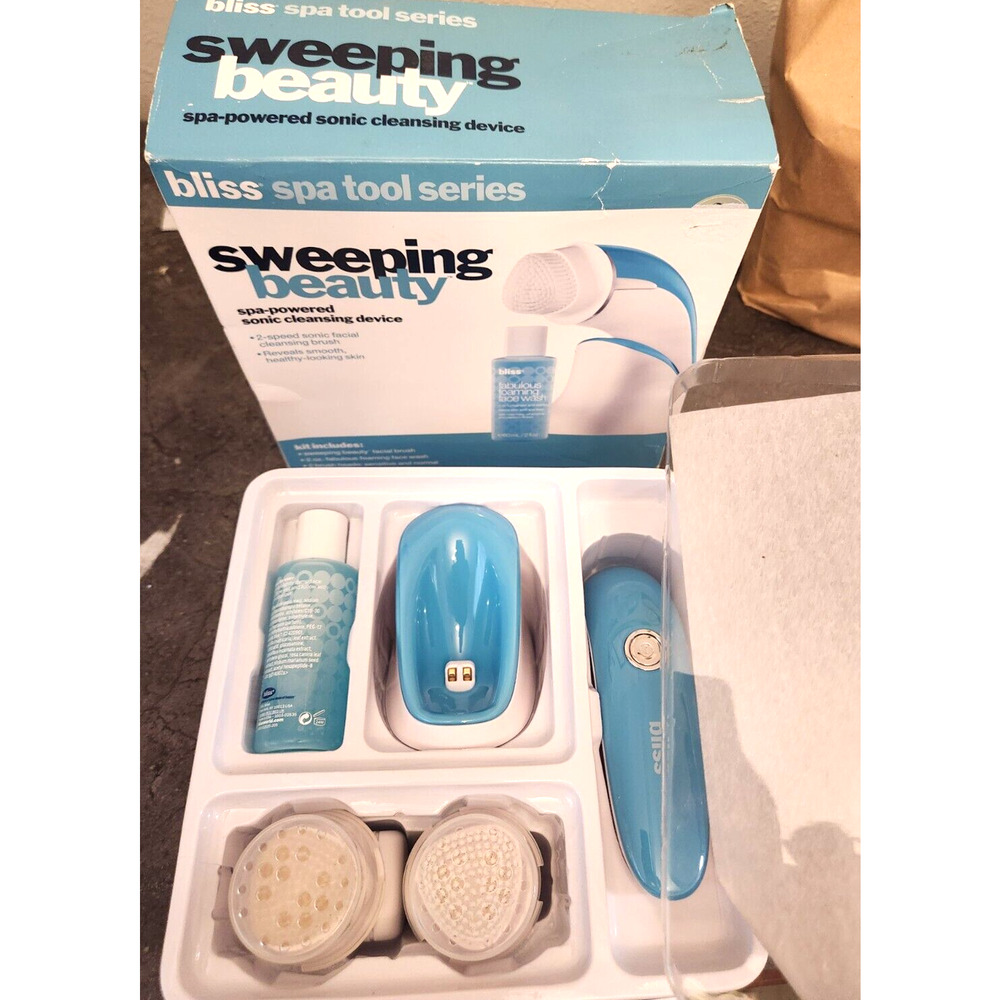 NOS Bliss Sweeping Beauty Sonic Facial Cleansing Device Tool Fabulous Foaming